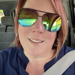 Meet your Posher, Gina